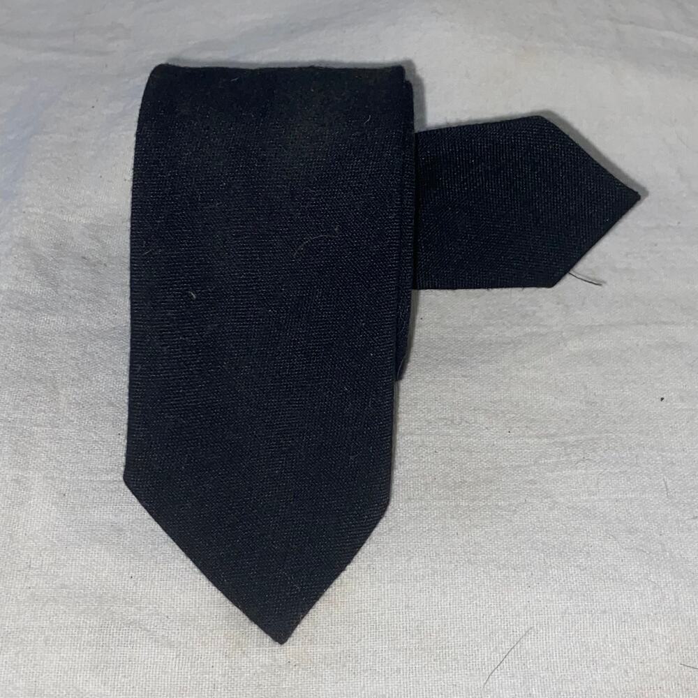 Vtg Skinny Necktie Solid Black Woven DuPont Dacron 53.5 x 2 Suit Punk New Wave